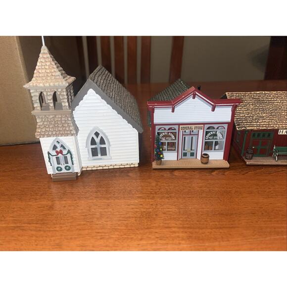 Hallmark The Sarah Plain and Tall Collection Complete Set Of 5 Buildings -No Box - Picture 2 of 4